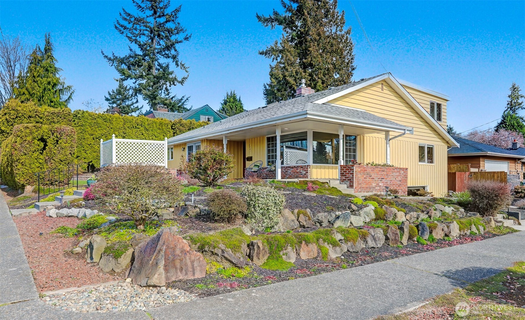 8900 2nd Avenue NE, Seattle, WA 98115