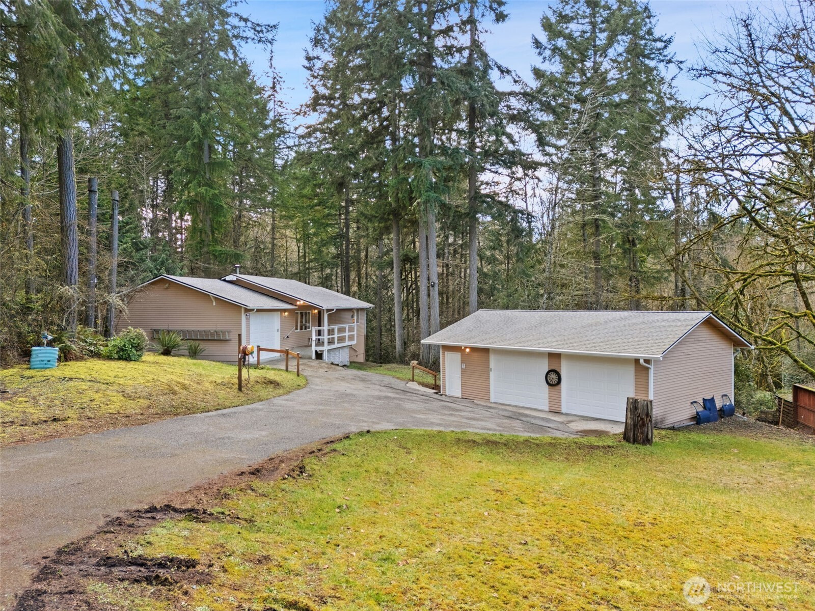 565 NE Ormsby Way, Bremerton, WA 98311