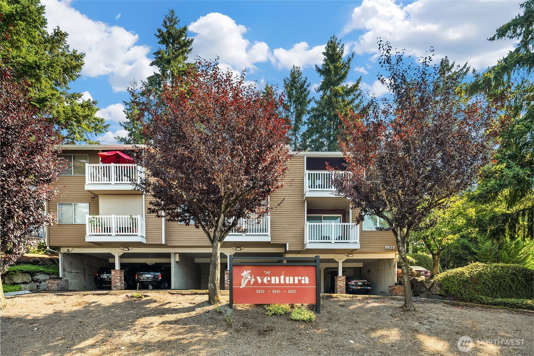 8652 164th Avenue NE, Redmond, WA 98052