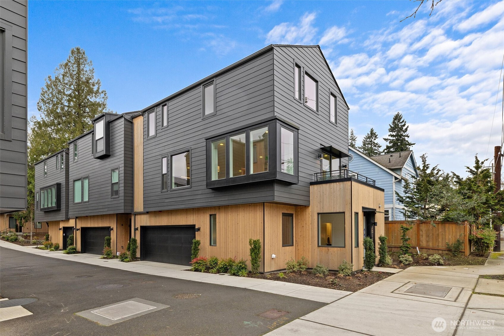 1317 N 185th Street, Shoreline, WA 98133