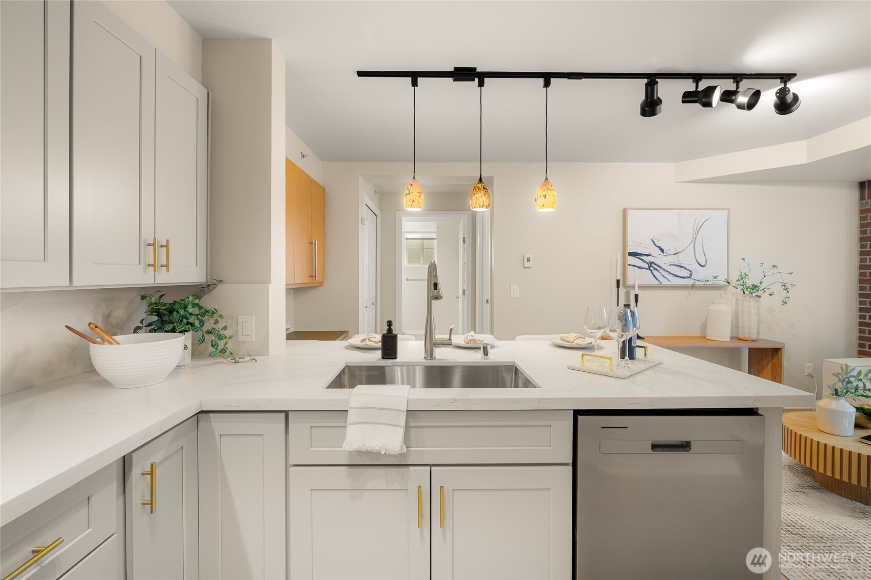 124 Bellevue Avenue E, Seattle, WA 98102