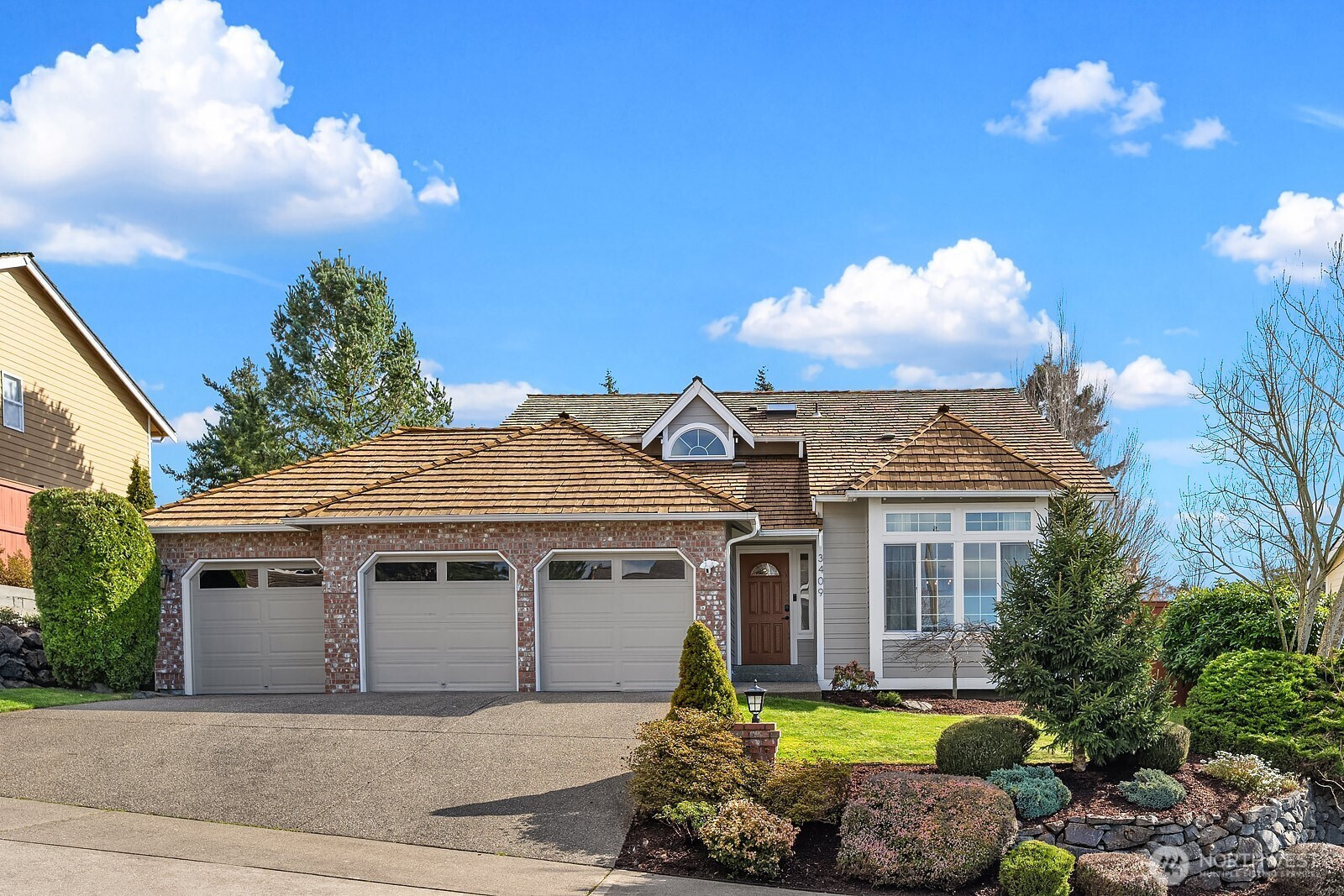 3409 Broadmoor Drive NE, Federal Way, WA 98422