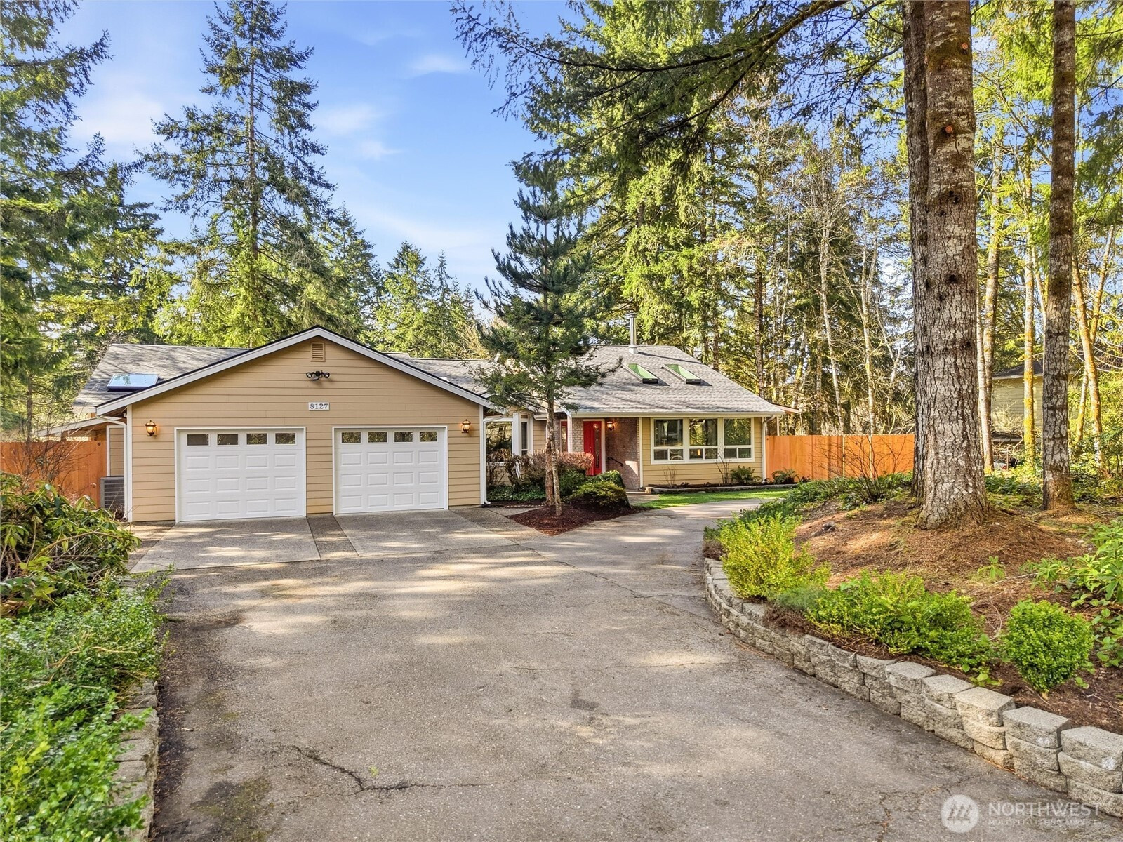 8127 JAMIESON Court SW, Tumwater, WA 98512