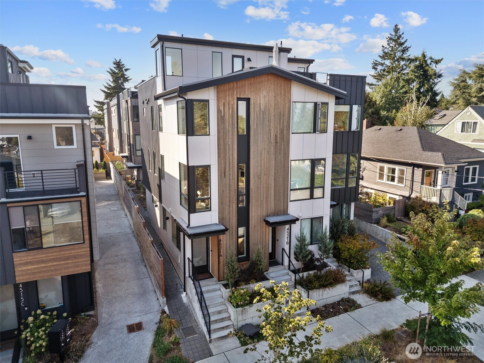 4521 Sunnyside Avenue N, Seattle, WA 98103