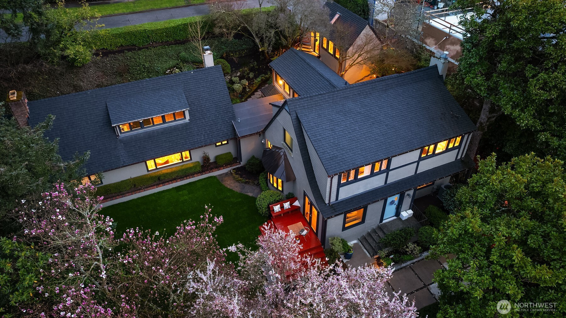 3530 W Laurelhurst Drive NE, Seattle, WA 98105