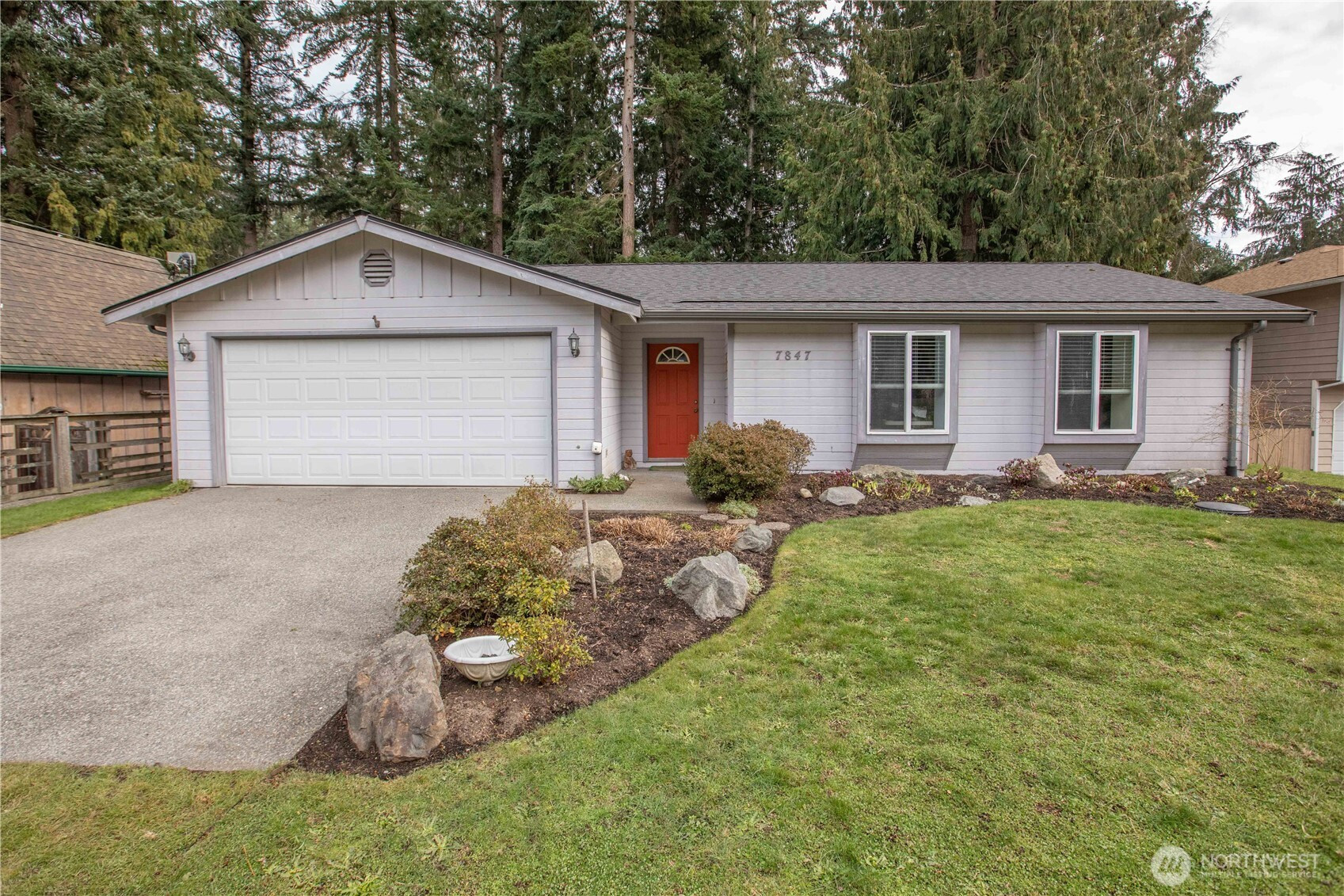 7847 Blakely Avenue, Clinton, WA 98236