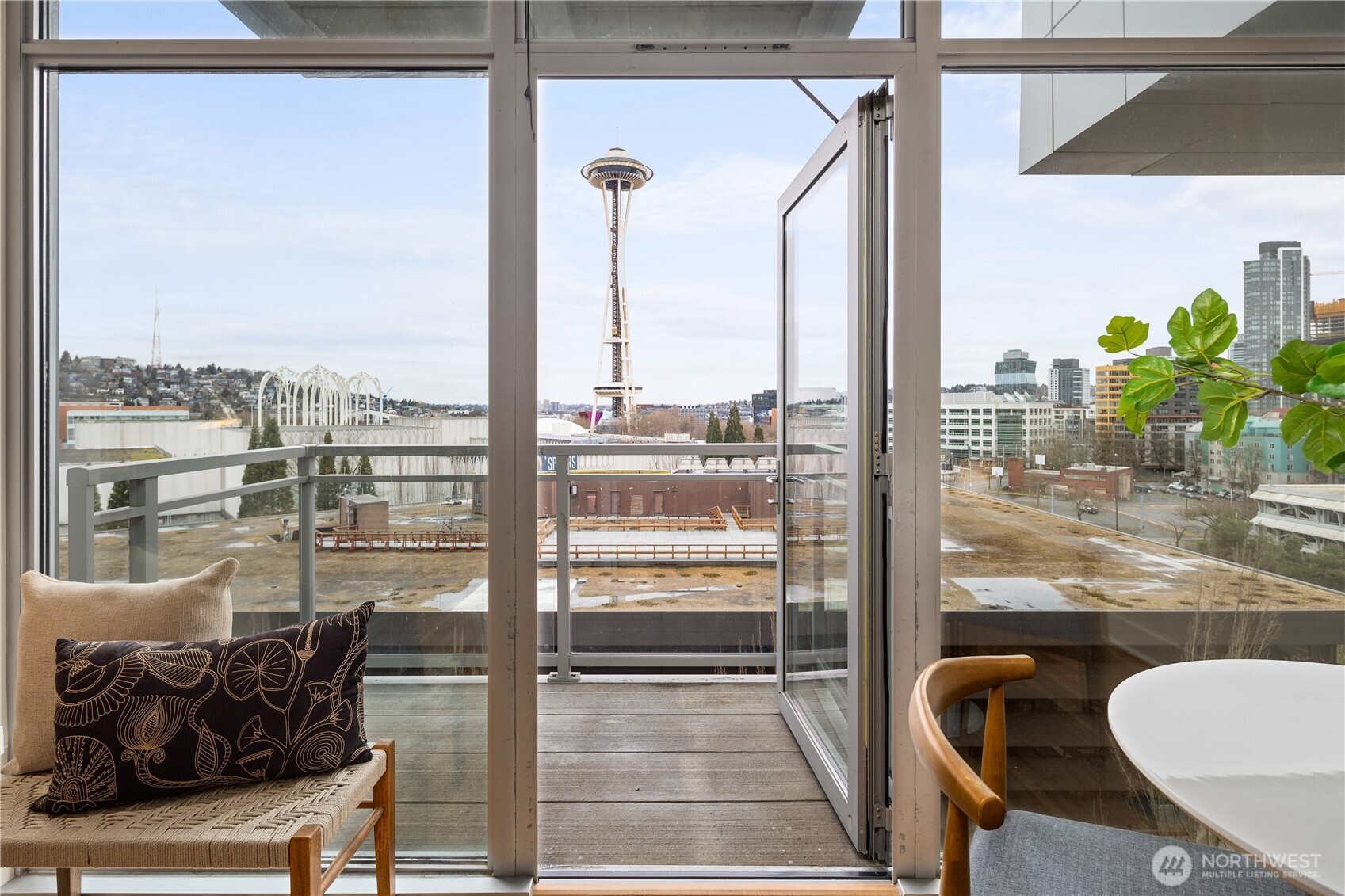 2911 2nd Avenue, Seattle, WA 98121