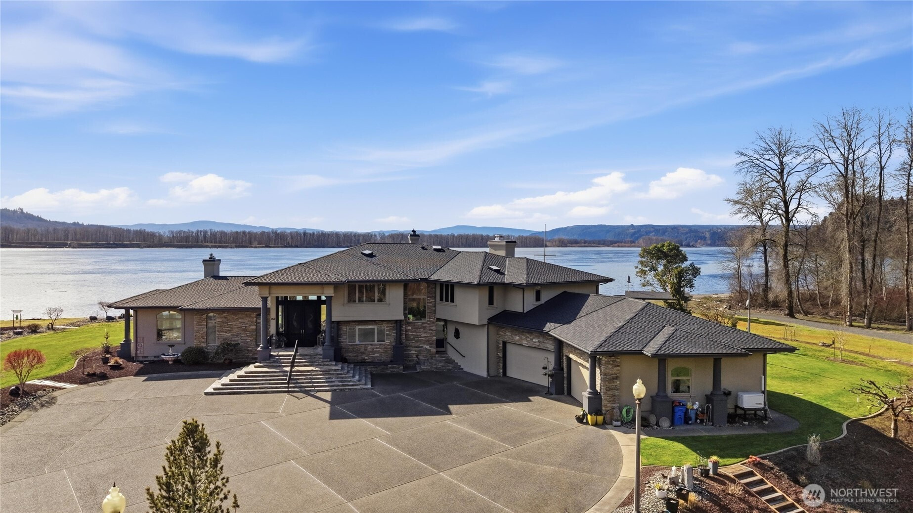 266 Columbia Point Road, Longview, WA 98632