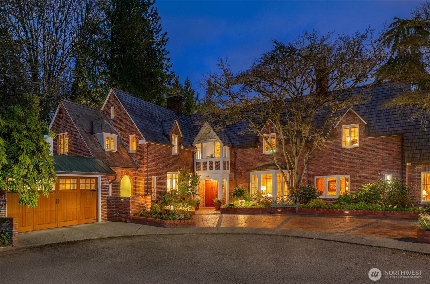 300 Maiden Lane E, Seattle, WA 98112