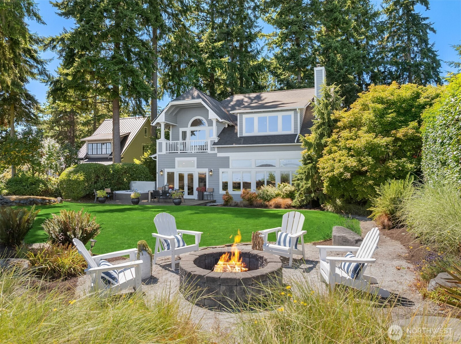 10668 NE Manor Lane, Bainbridge Island, WA 98110