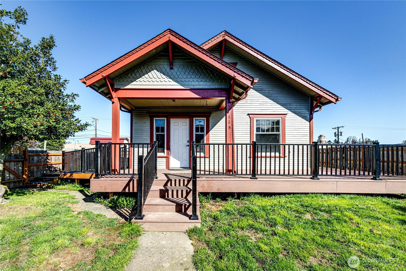 115 E 5th Street, Port Angeles, WA 98362