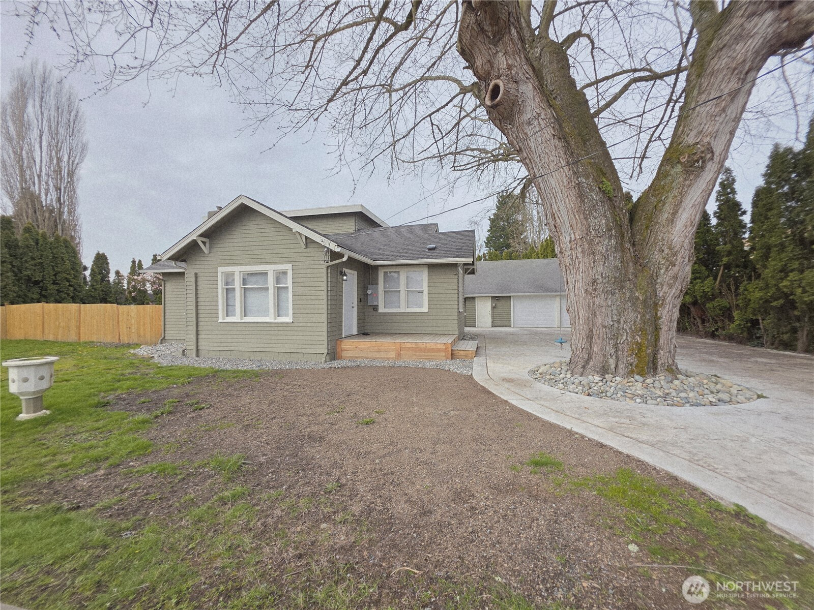 6220 Parker Road E, Sumner, WA 98390