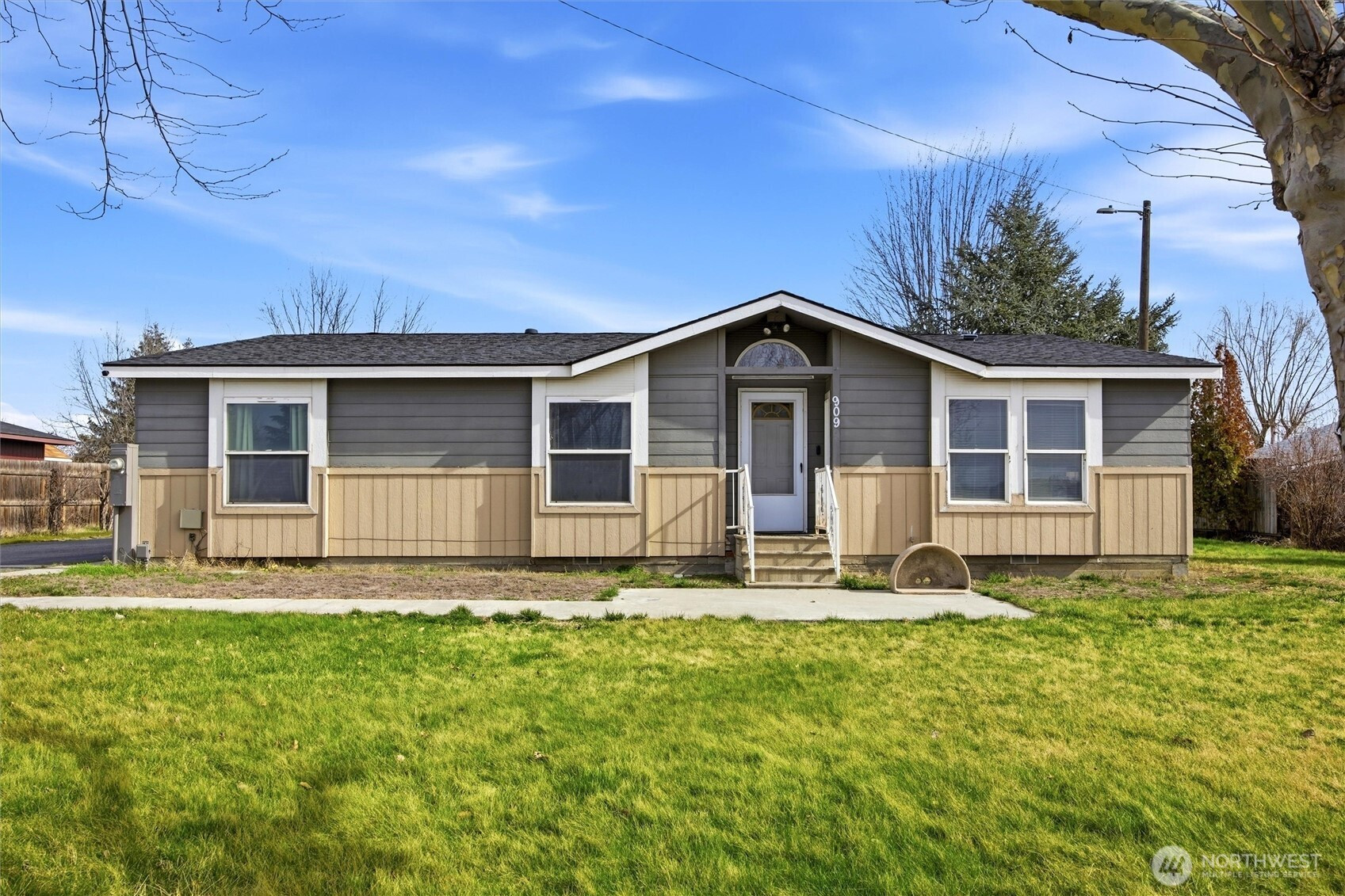 909 S Gum Street, Kennewick, WA 99336