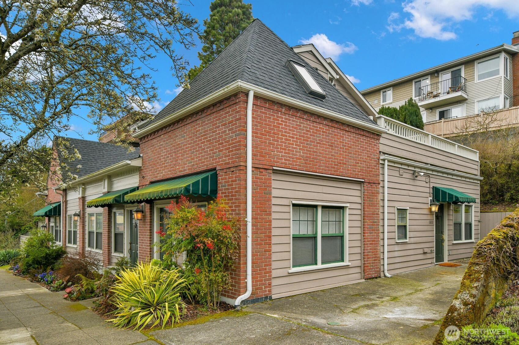 1800 10th Avenue W, Seattle, WA 98119