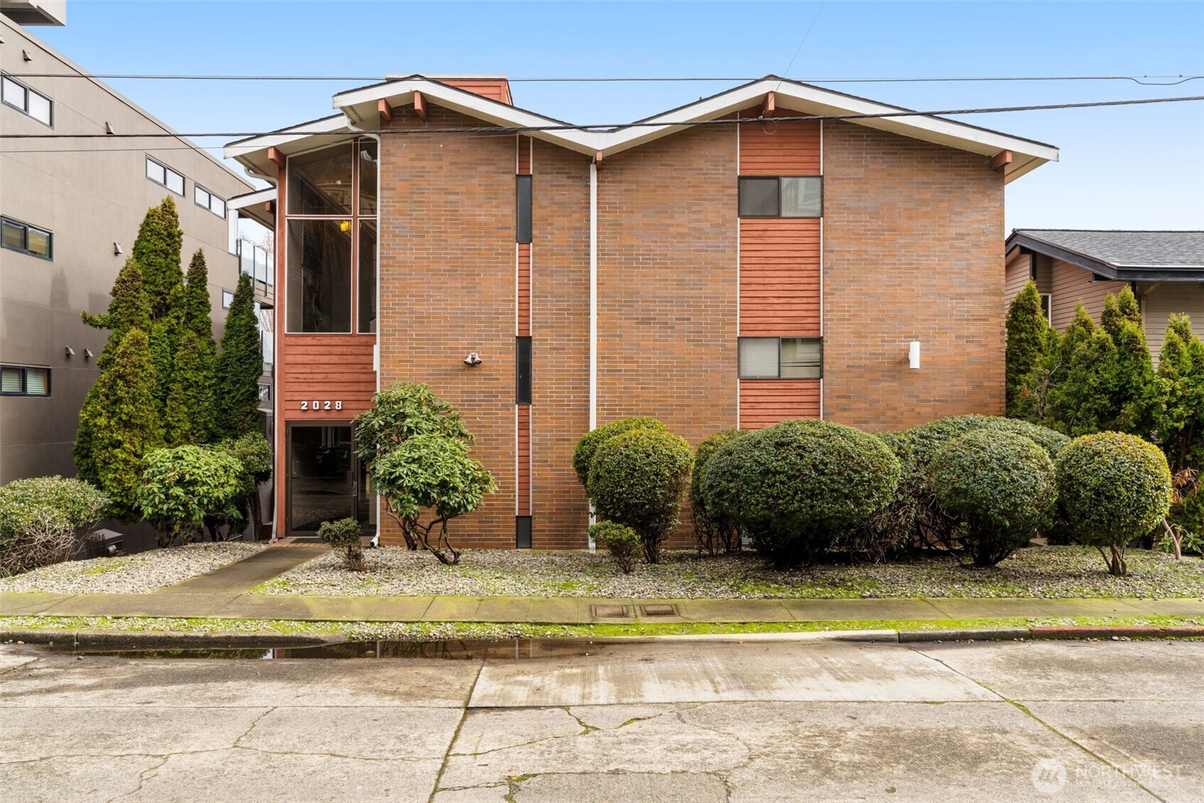 2028 Waverly Place N, Seattle, WA 98109