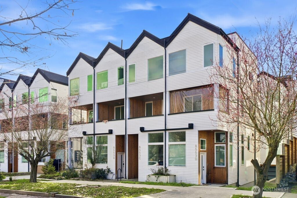 8553 Midvale Avenue N, Seattle, WA 98103