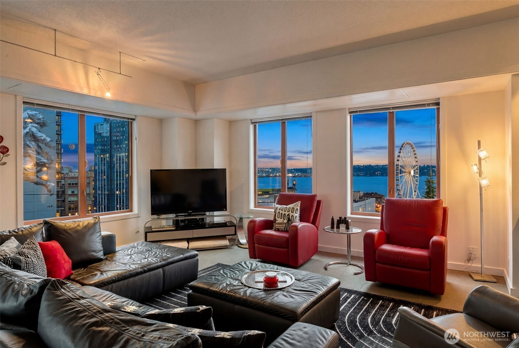 98 Union Street, Seattle, WA 98101