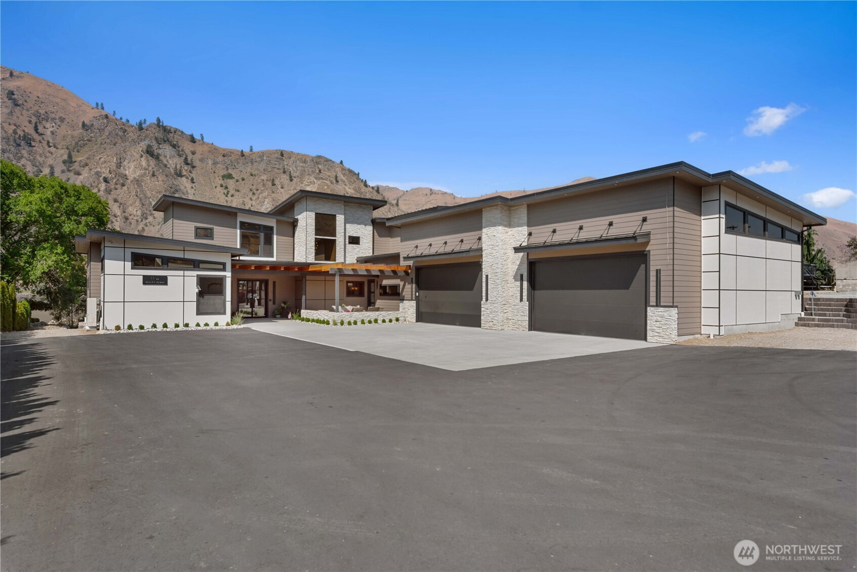 11 W Rocky Road, Orondo, WA 98843