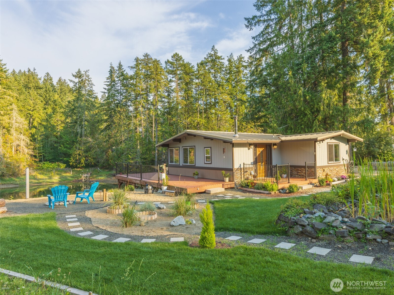 5440 E Grapeview Loop Road, Allyn, WA 98524