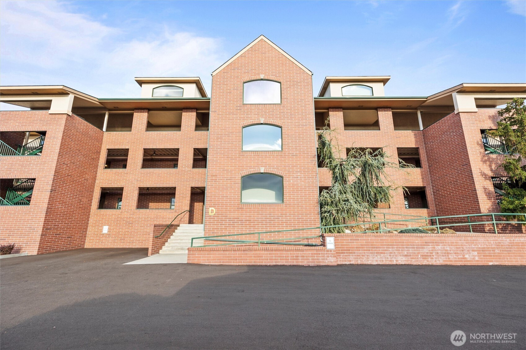 300 Columbia Point Drive, Richland, WA 99352