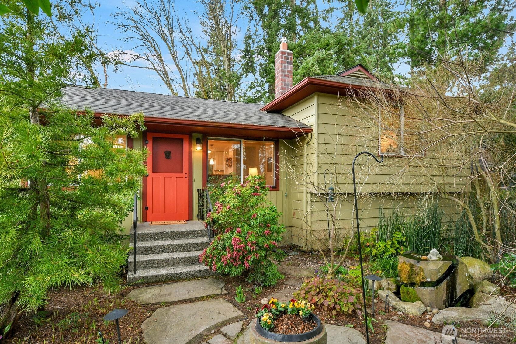 16059 Ashworth Avenue N, Shoreline, WA 98133