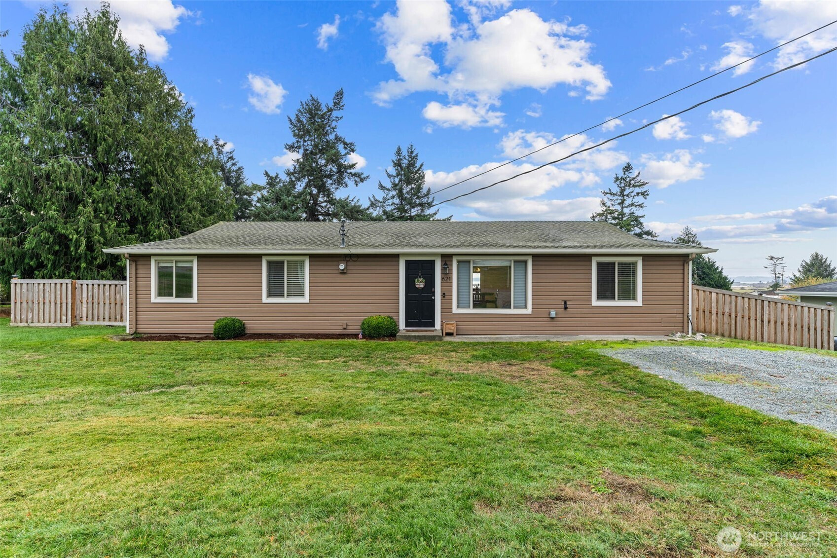 621 Crockett Lake Drive, Coupeville, WA 98239