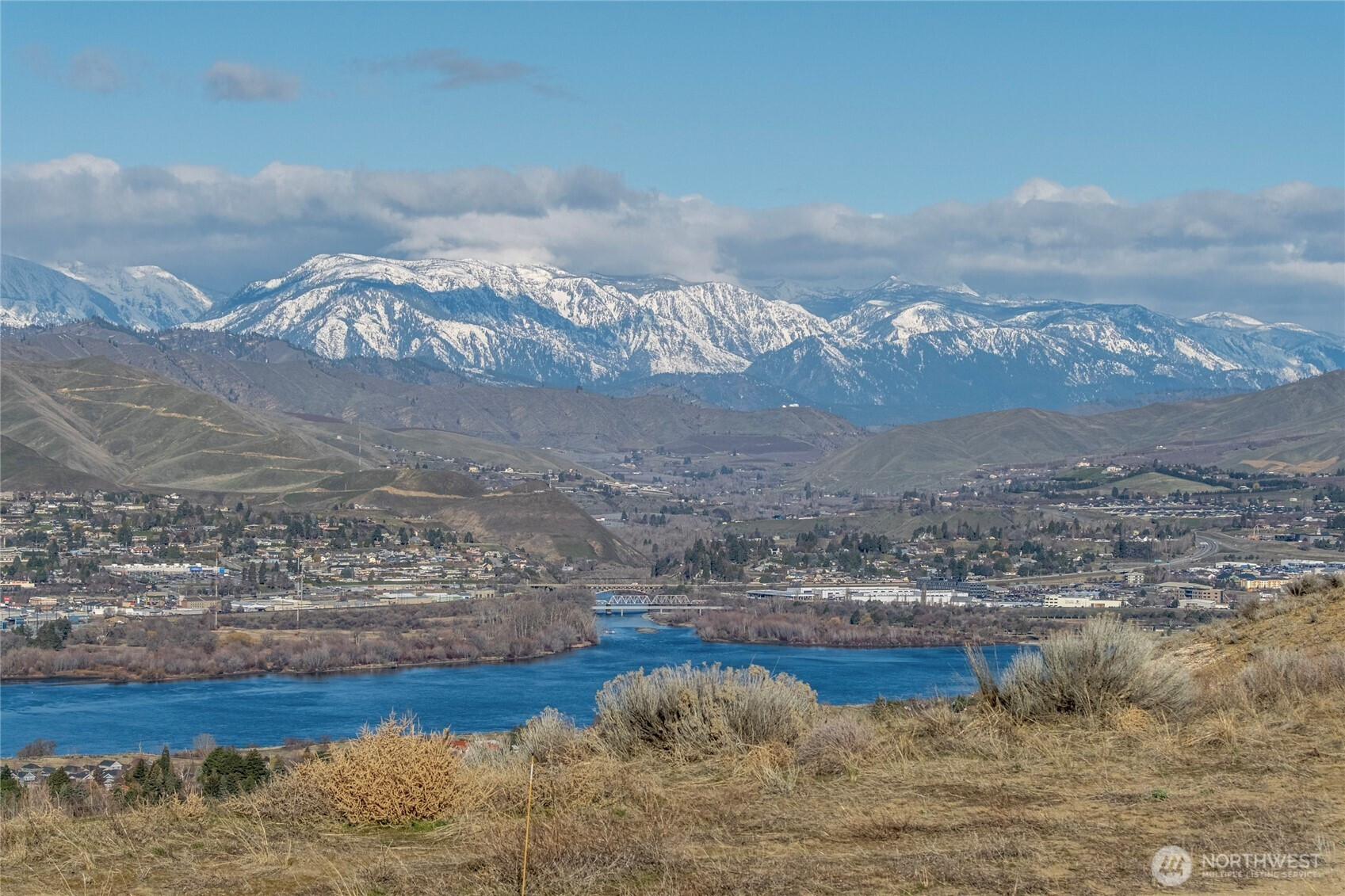 621 Upper Daniels Drive, East Wenatchee, WA 98802