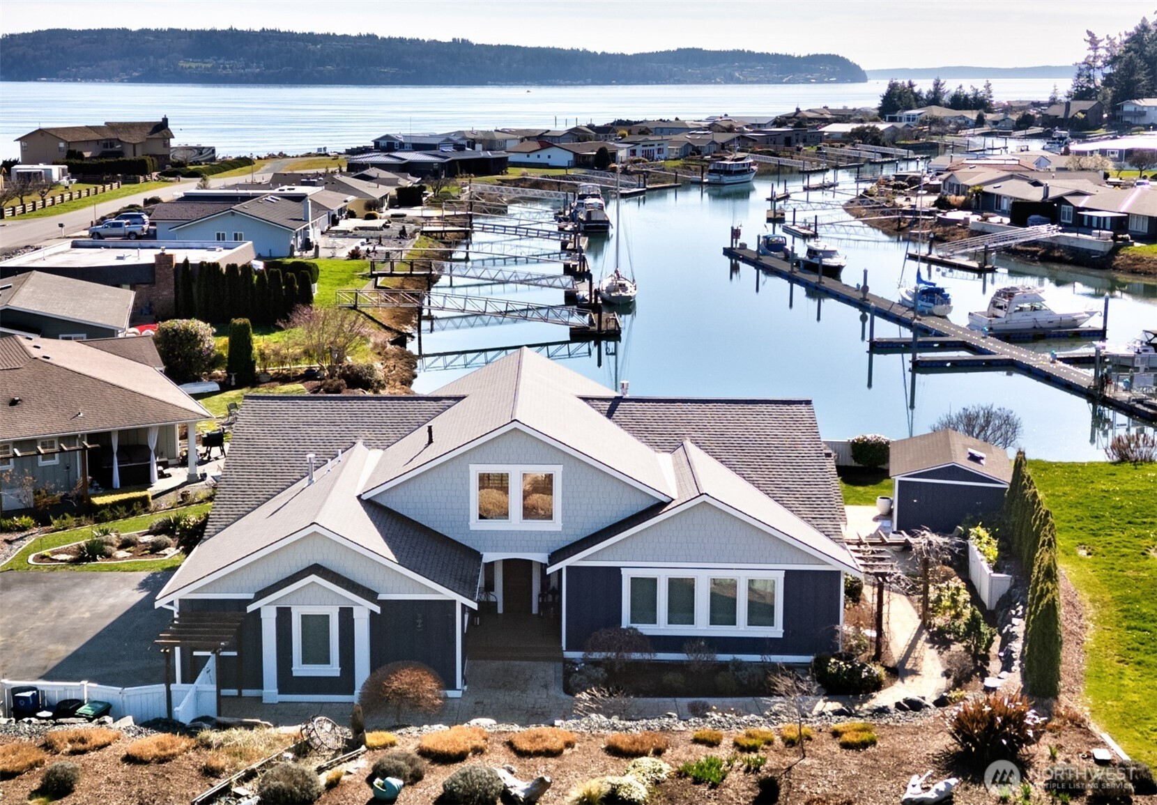 2251 Mariner Beach Drive, Oak Harbor, WA 98277