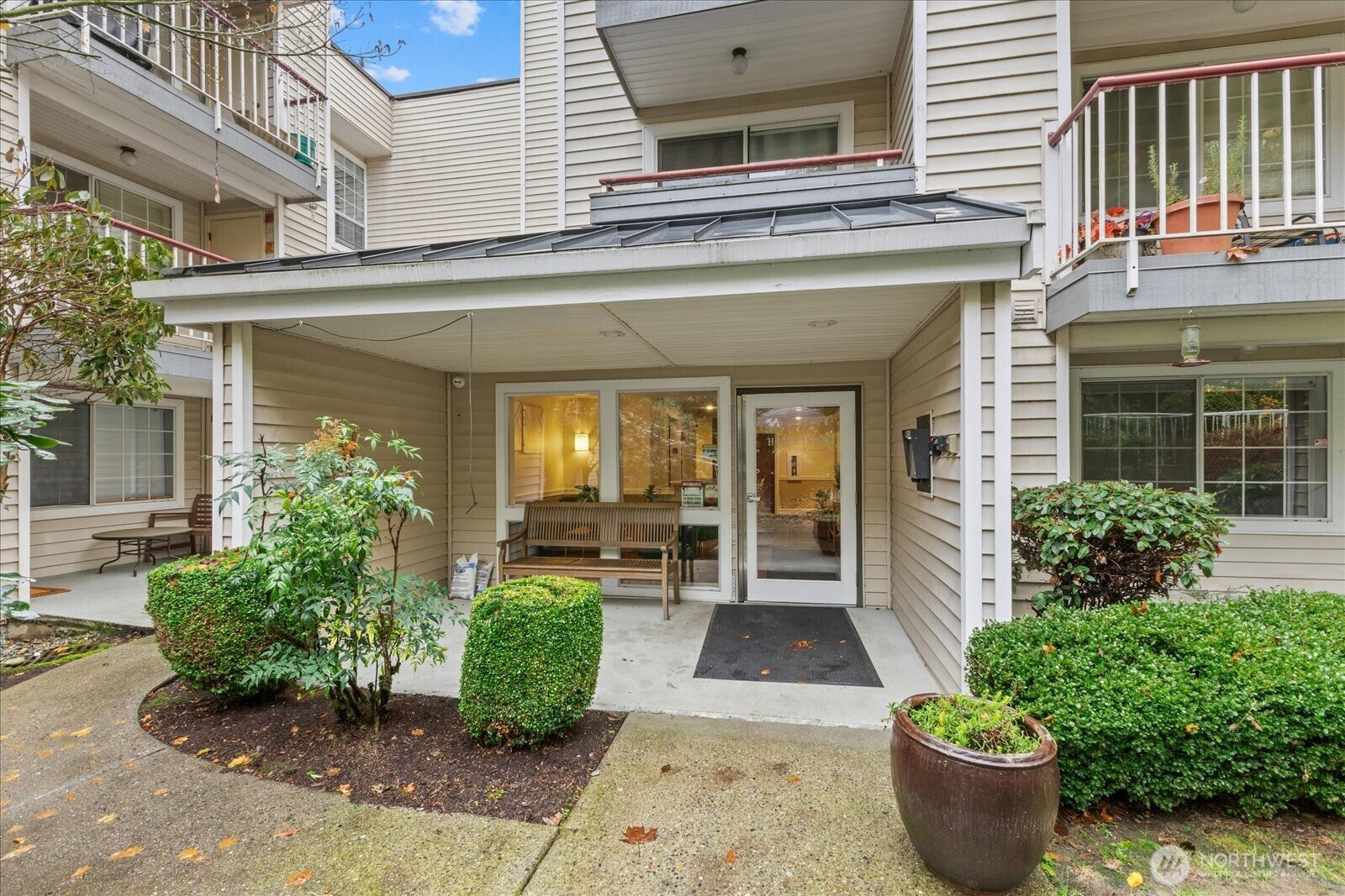 132 NE 95th Street, Seattle, WA 98115