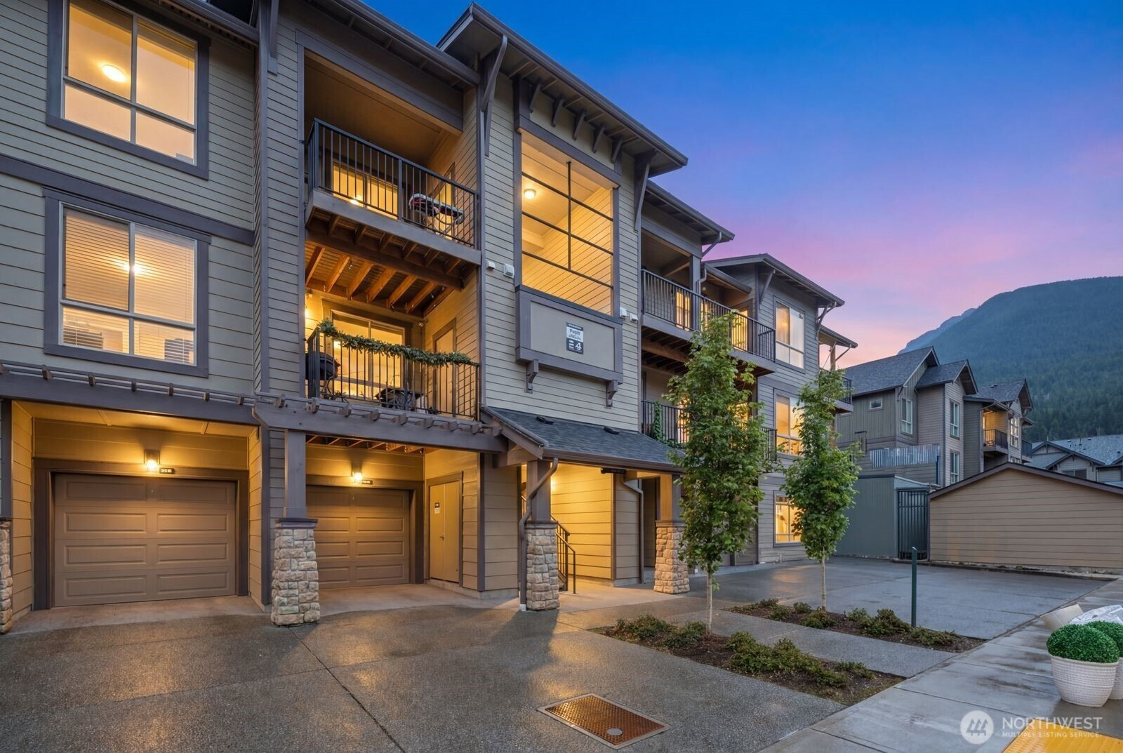 1237 Meander Way SE, North Bend, WA 98045