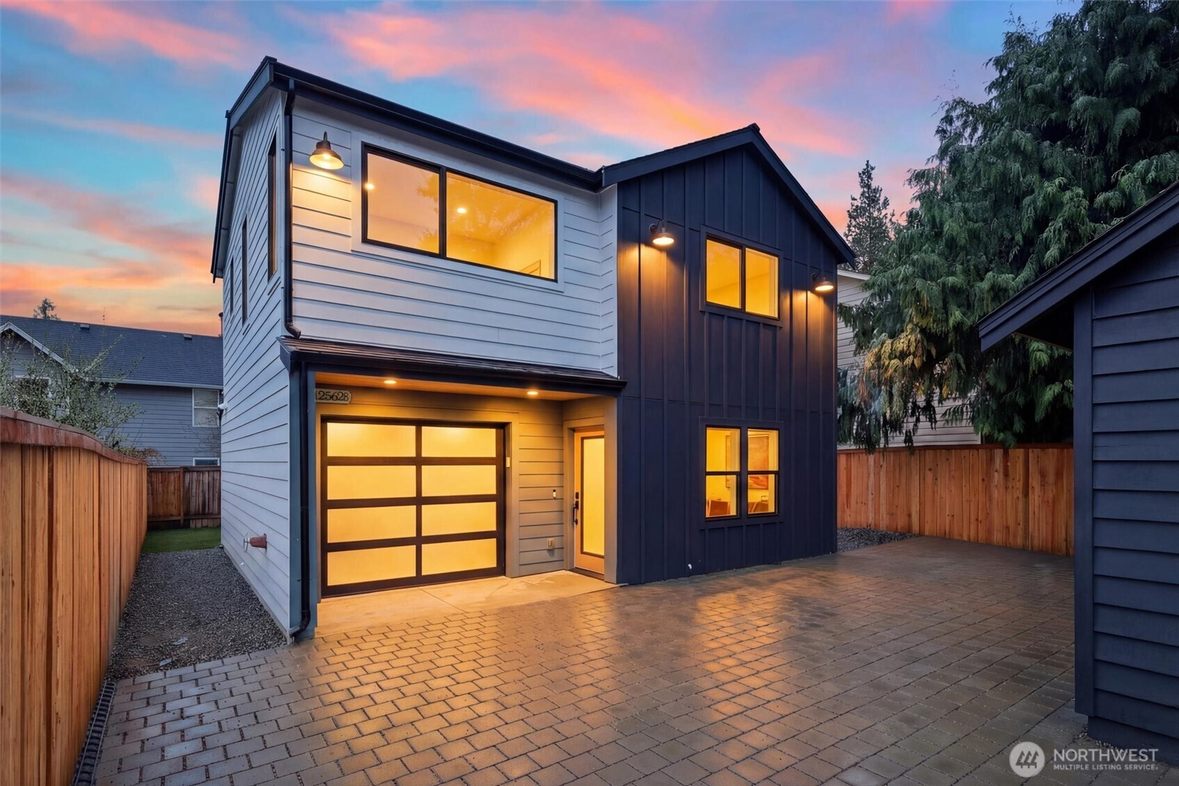 12562 17th Avenue NE, Seattle, WA 98125