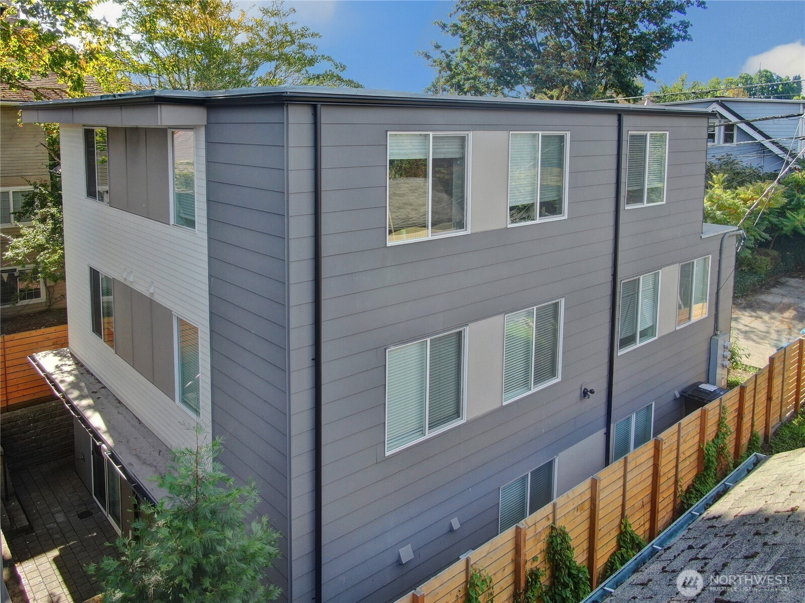 4709 B 8th Avenue NE, Seattle, WA 98105