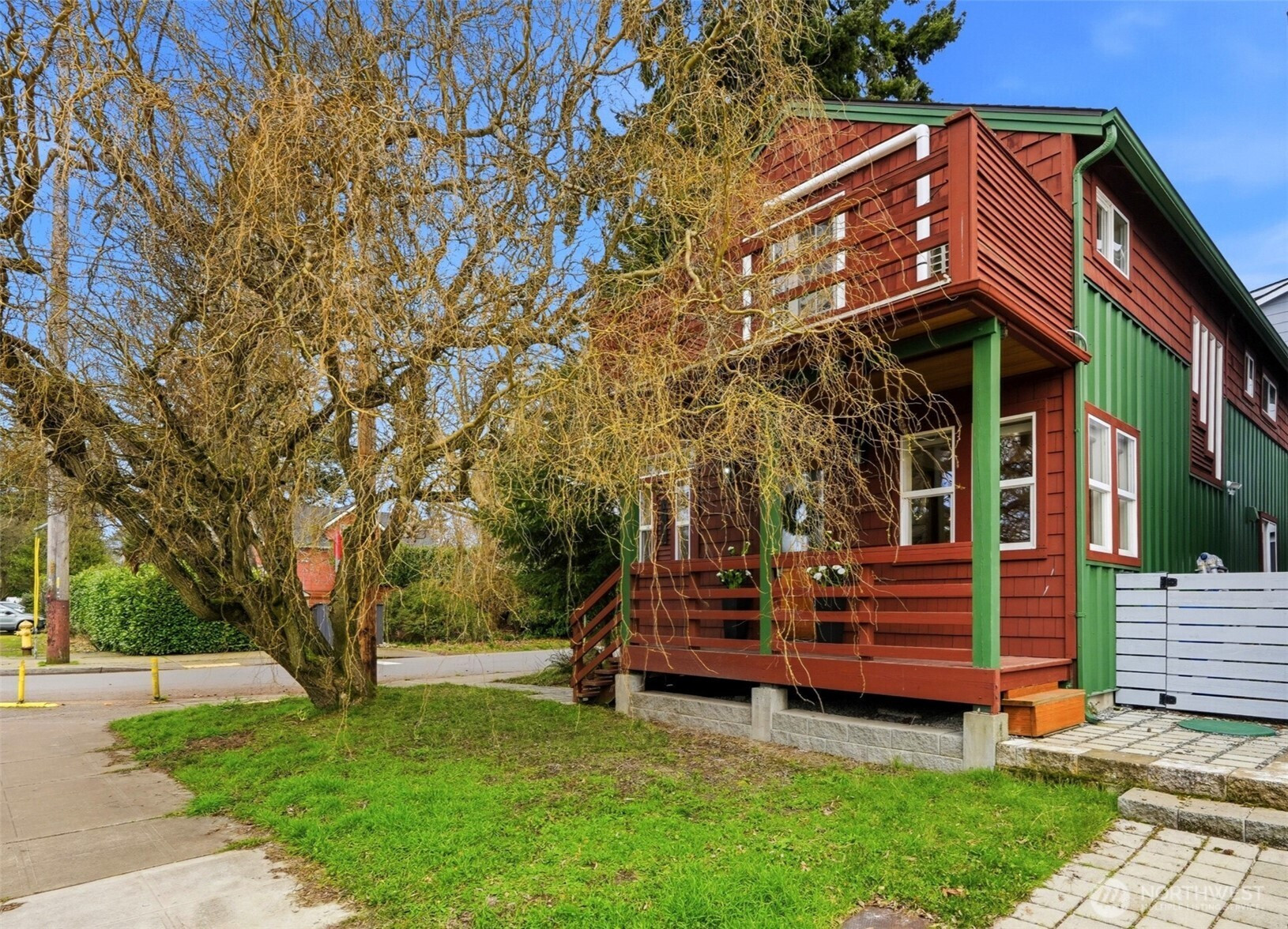 8752 Dayton Avenue N, Seattle, WA 98103