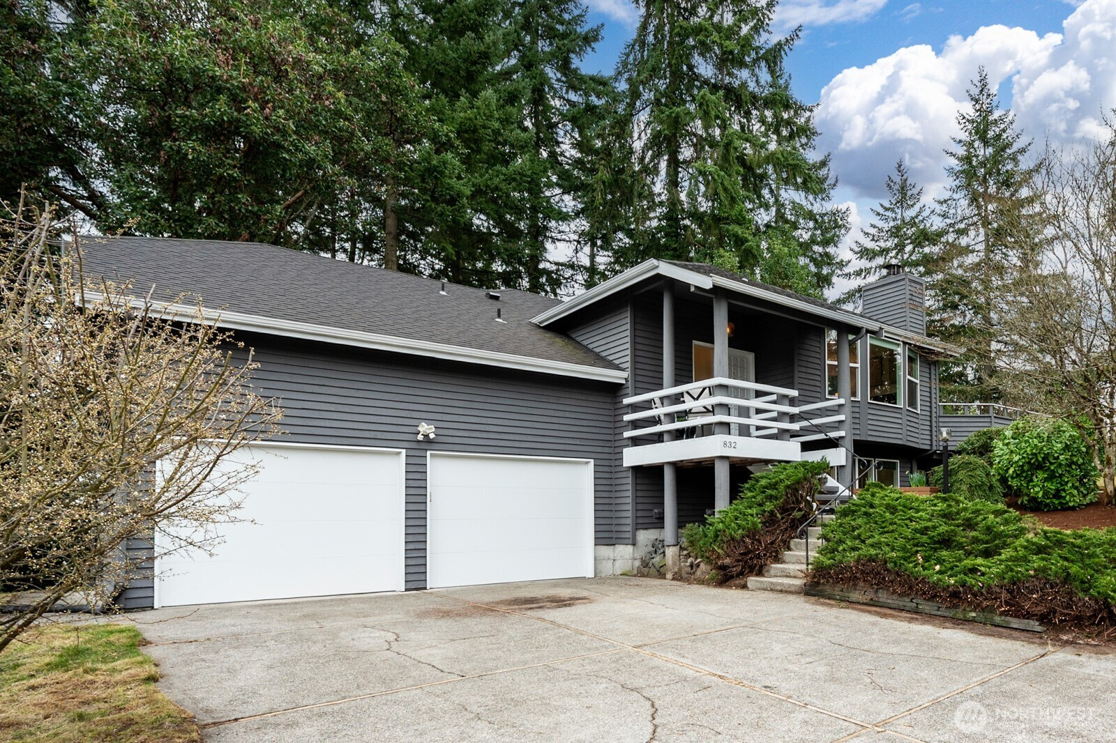 832 NE 202nd Street, Shoreline, WA 98155