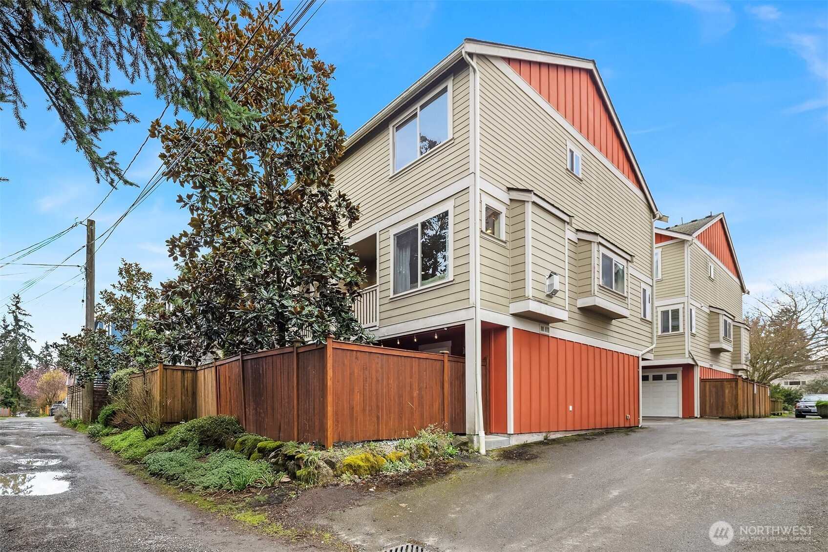 12050 33rd Avenue NE, Seattle, WA 98125