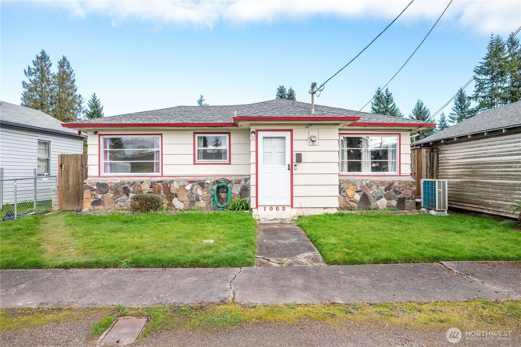 1002 N 10th Ave Avenue, Kelso, WA 98626