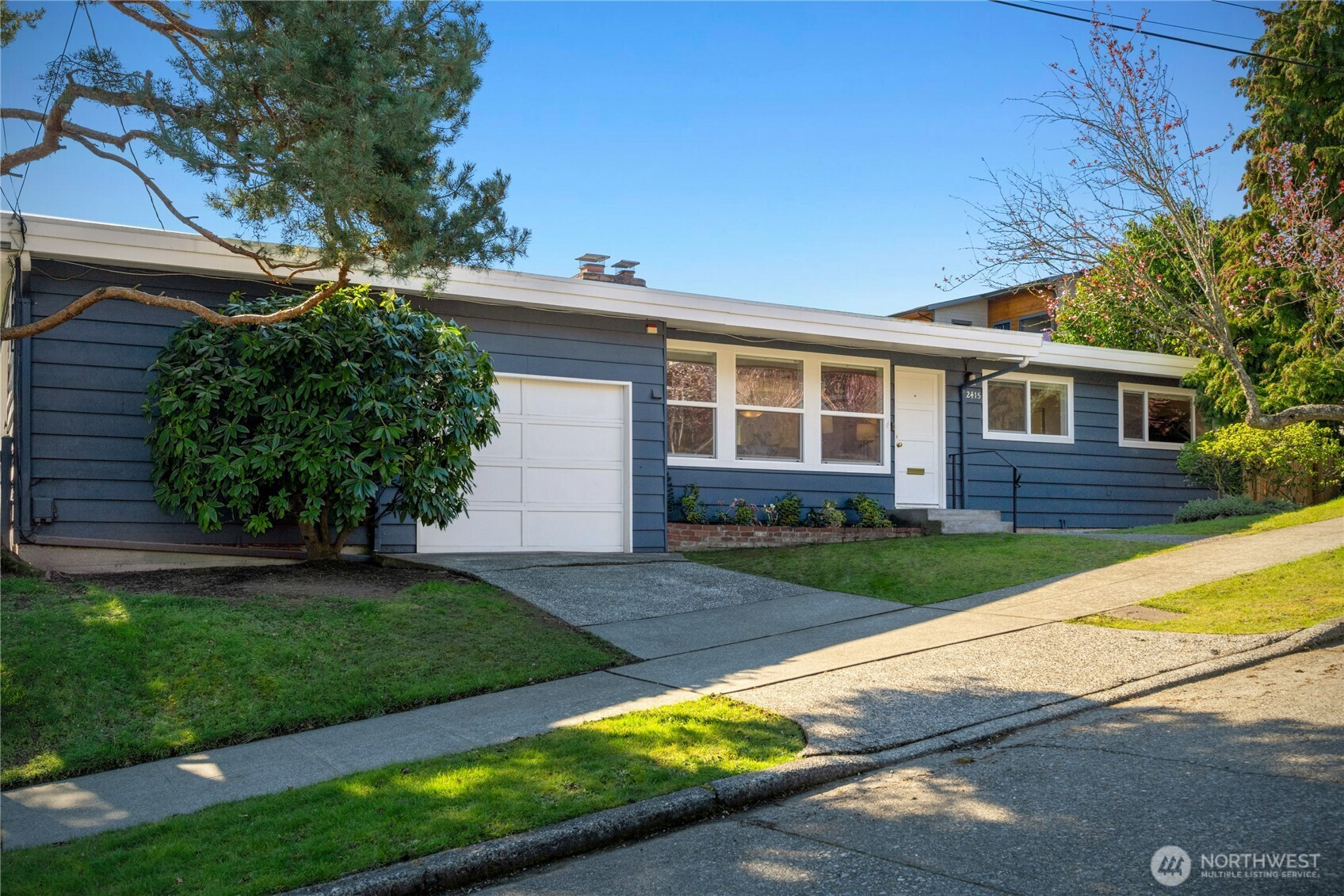 2415 W McGraw Street, Seattle, WA 98199