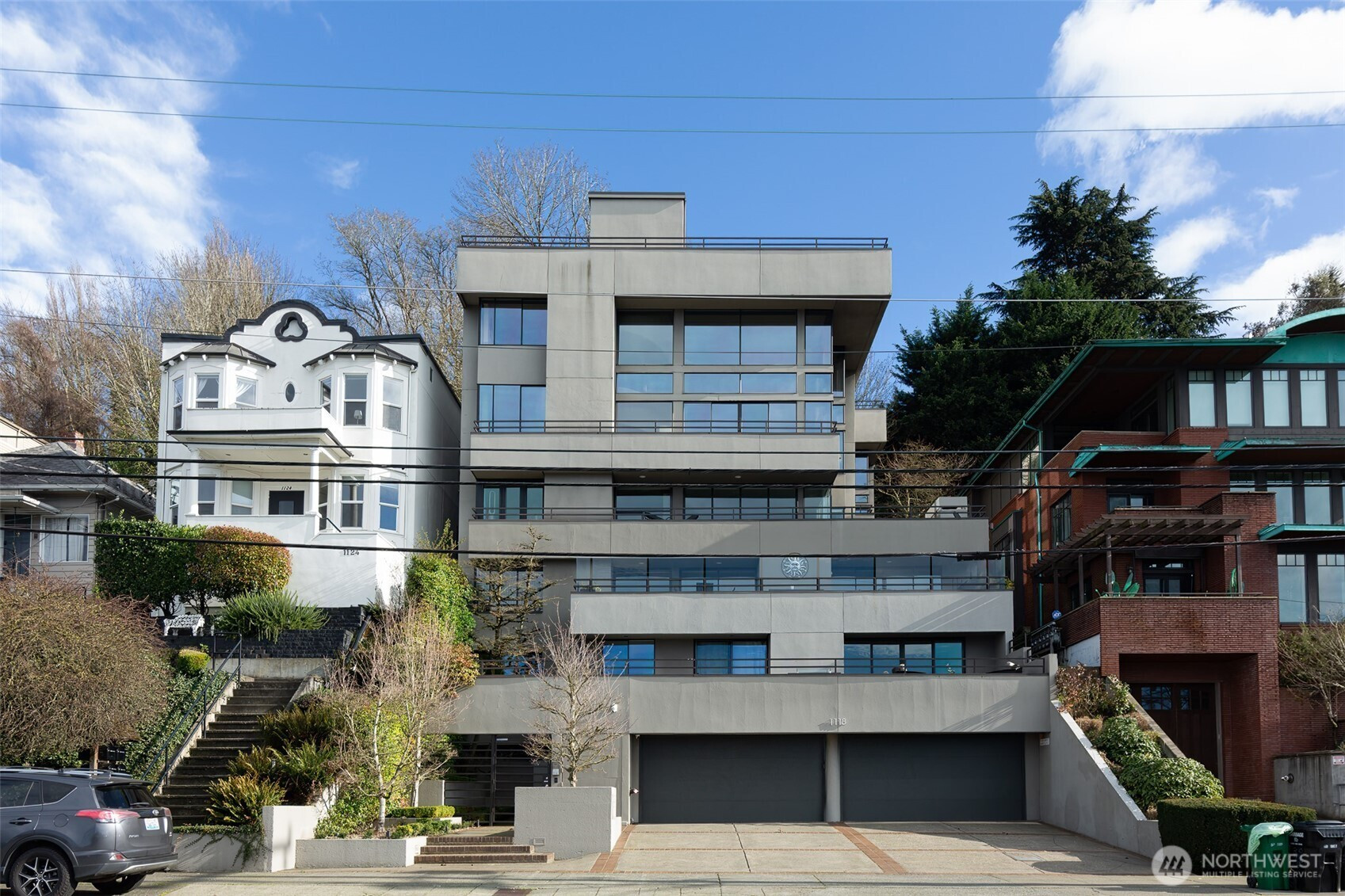 1118 Lakeview Boulevard E, Seattle, WA 98102