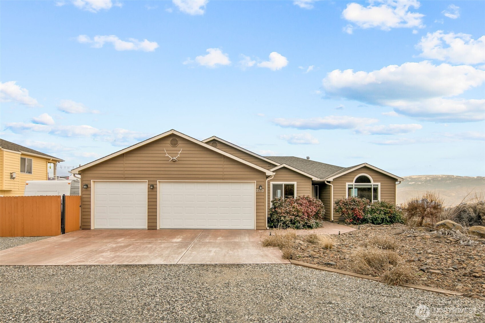 2312 Canyon Hills Drive, East Wenatchee, WA 98802