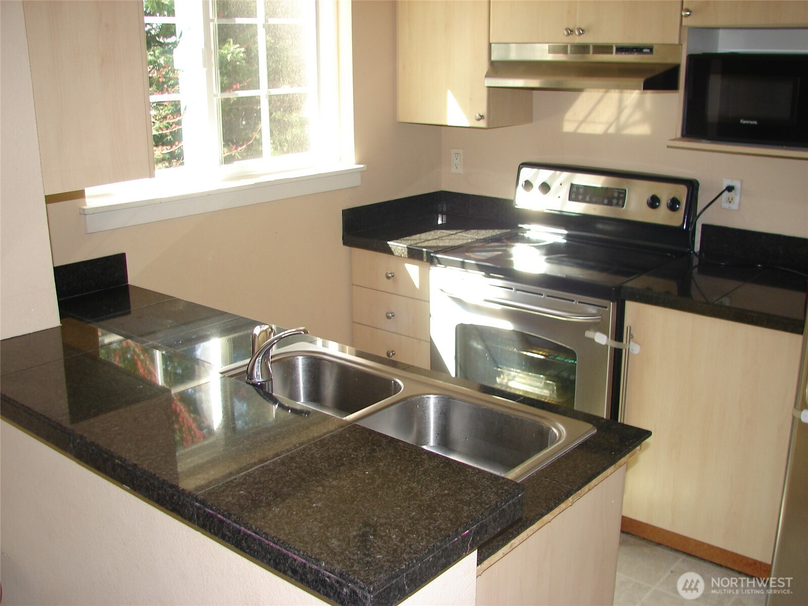 10605 SE 261st Place, Kent, WA 98030