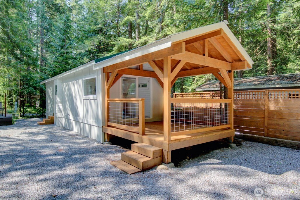 92 Riverside Drive, Deming, WA 98244