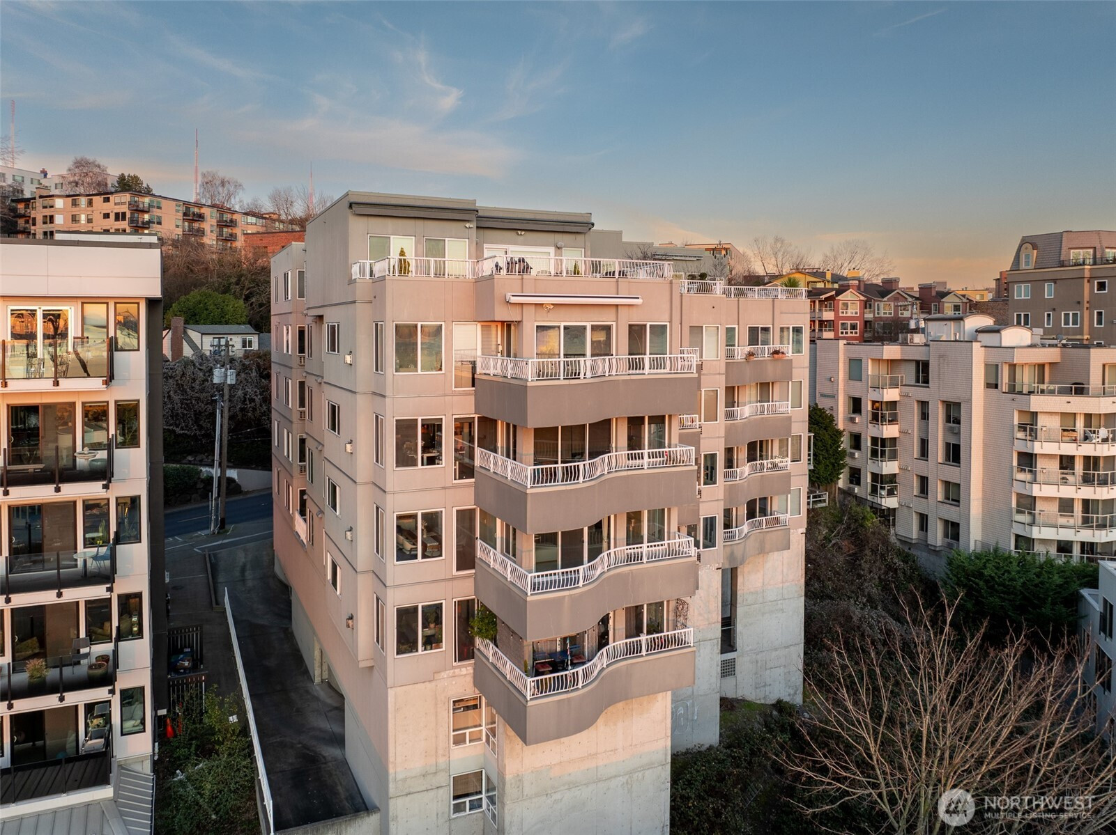 601 W Mercer Place, Seattle, WA 98119