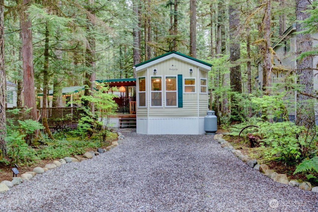 300 Schinn Canyon Drive, Deming, WA 98244