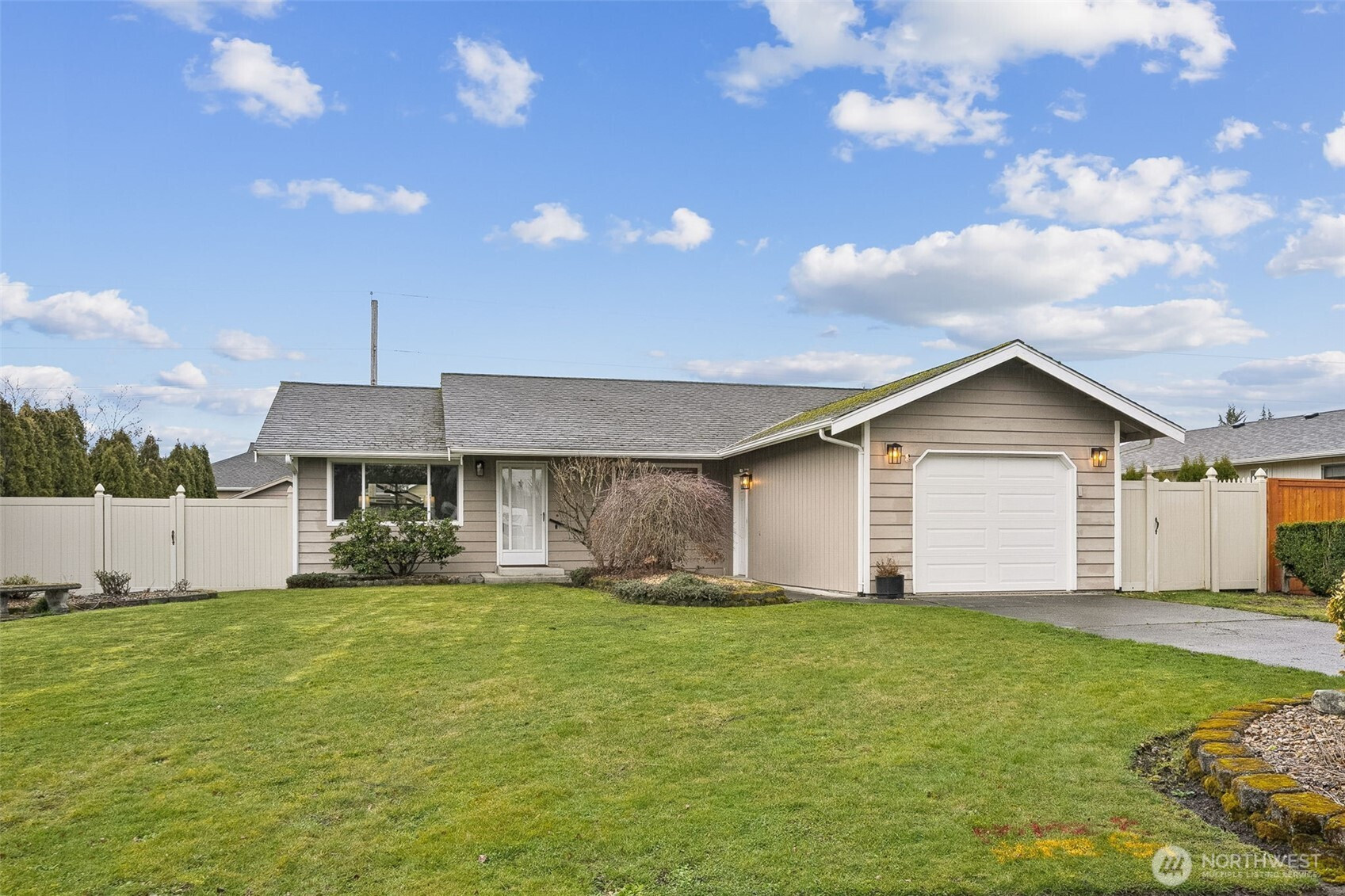 425 Rosewood Drive, Buckley, WA 98321