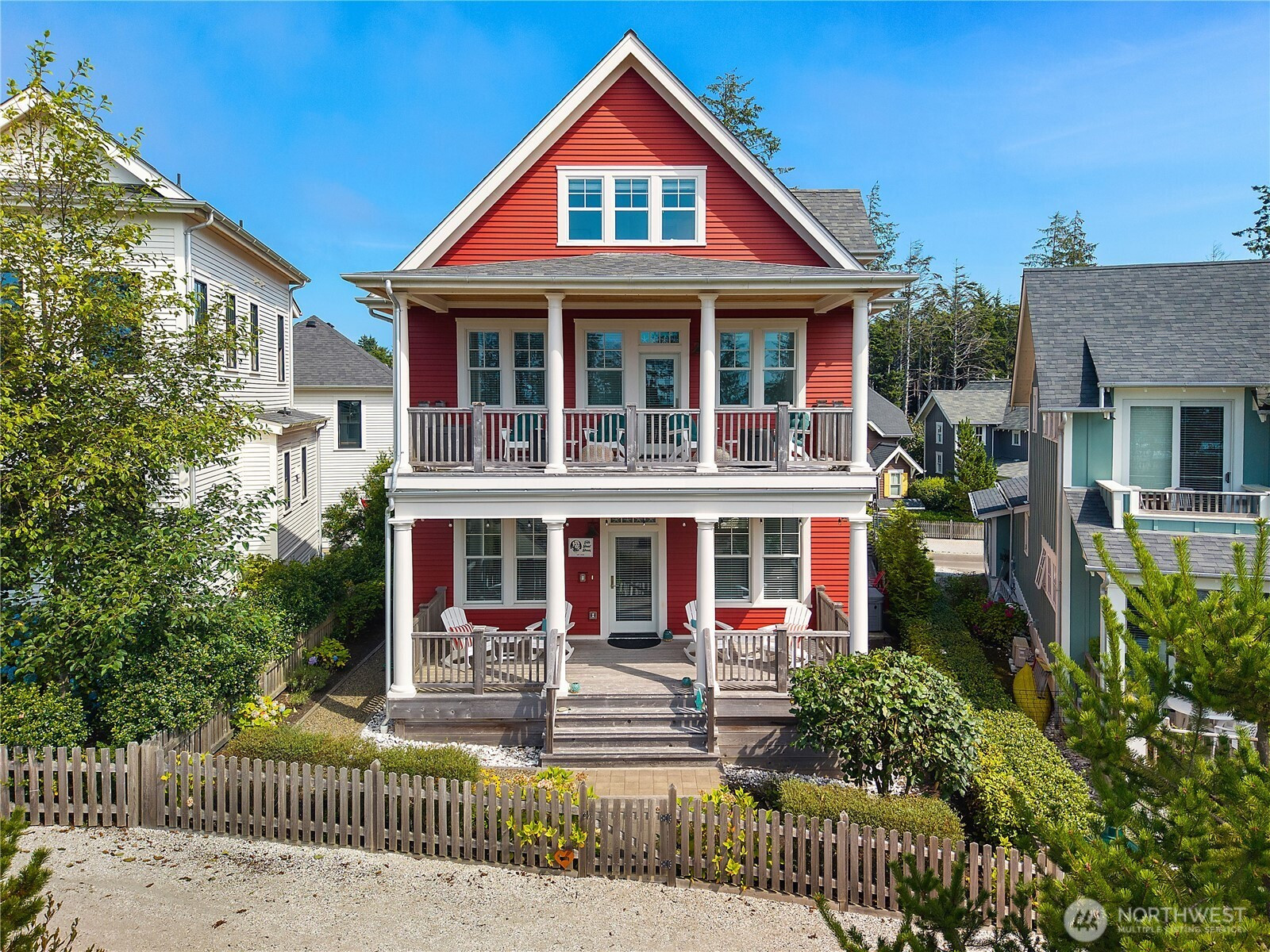 18 Hidden Cove Loop, Pacific Beach, WA 98571