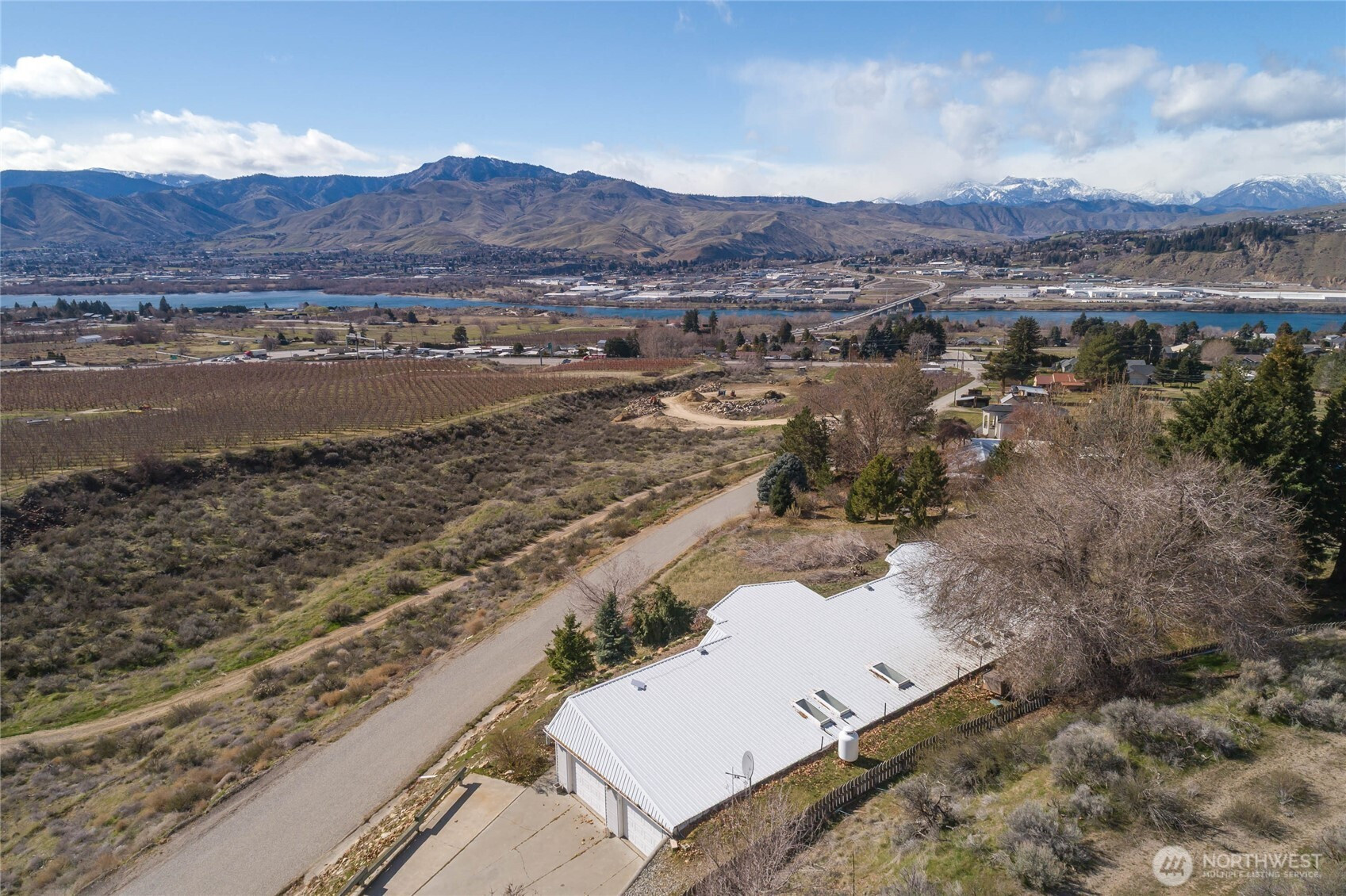 71 Blue Grade Road, East Wenatchee, WA 98802