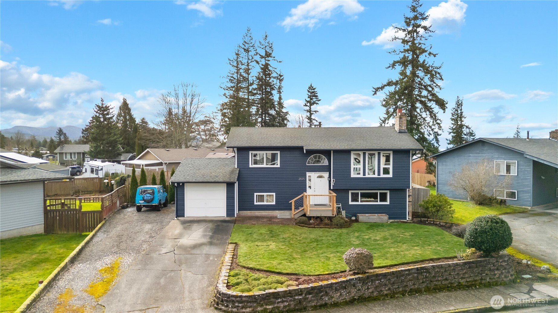 2825 E Crestline Drive, Bellingham, WA 98226