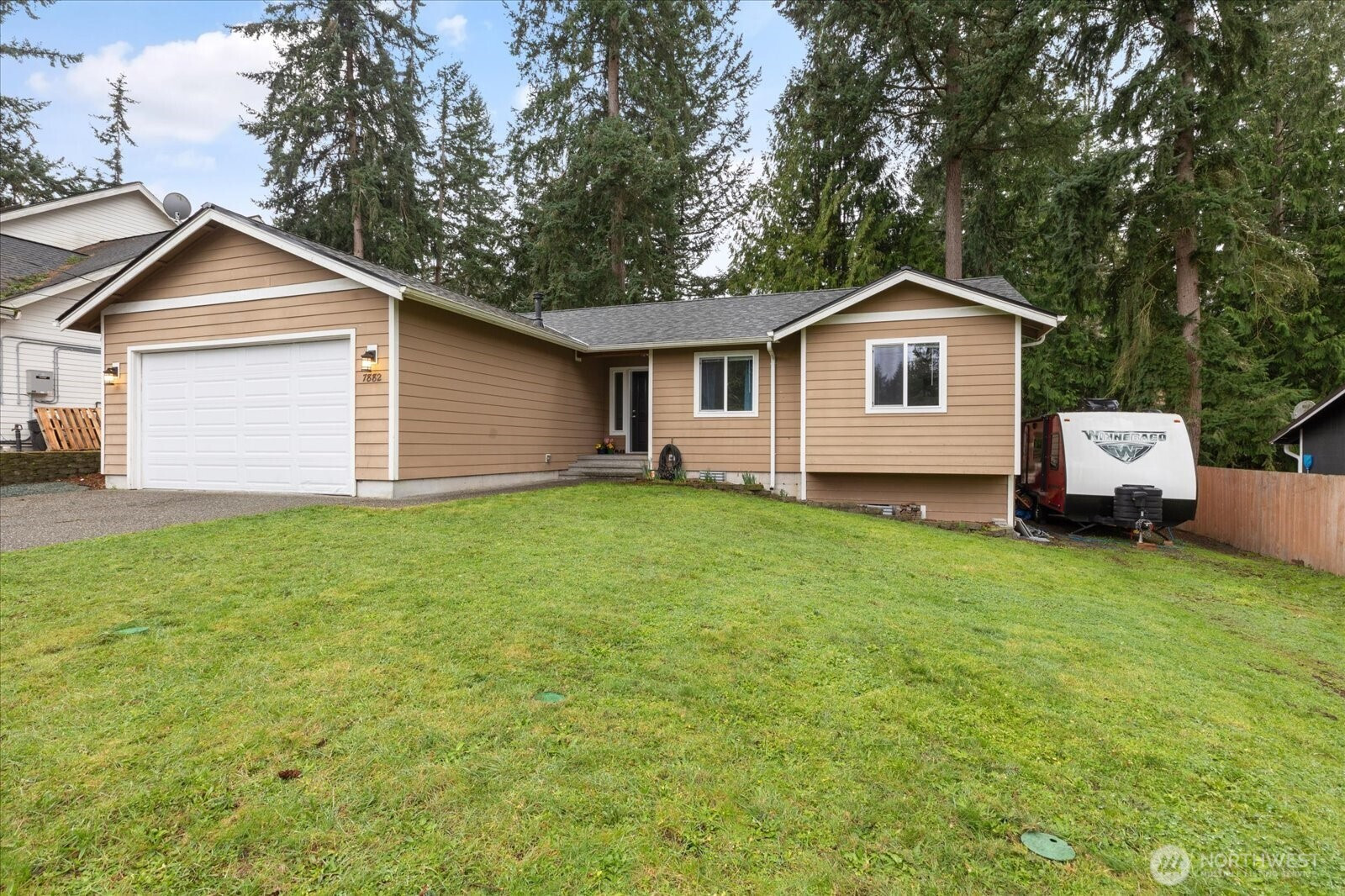 7882 Blakely Avenue, Clinton, WA 98236