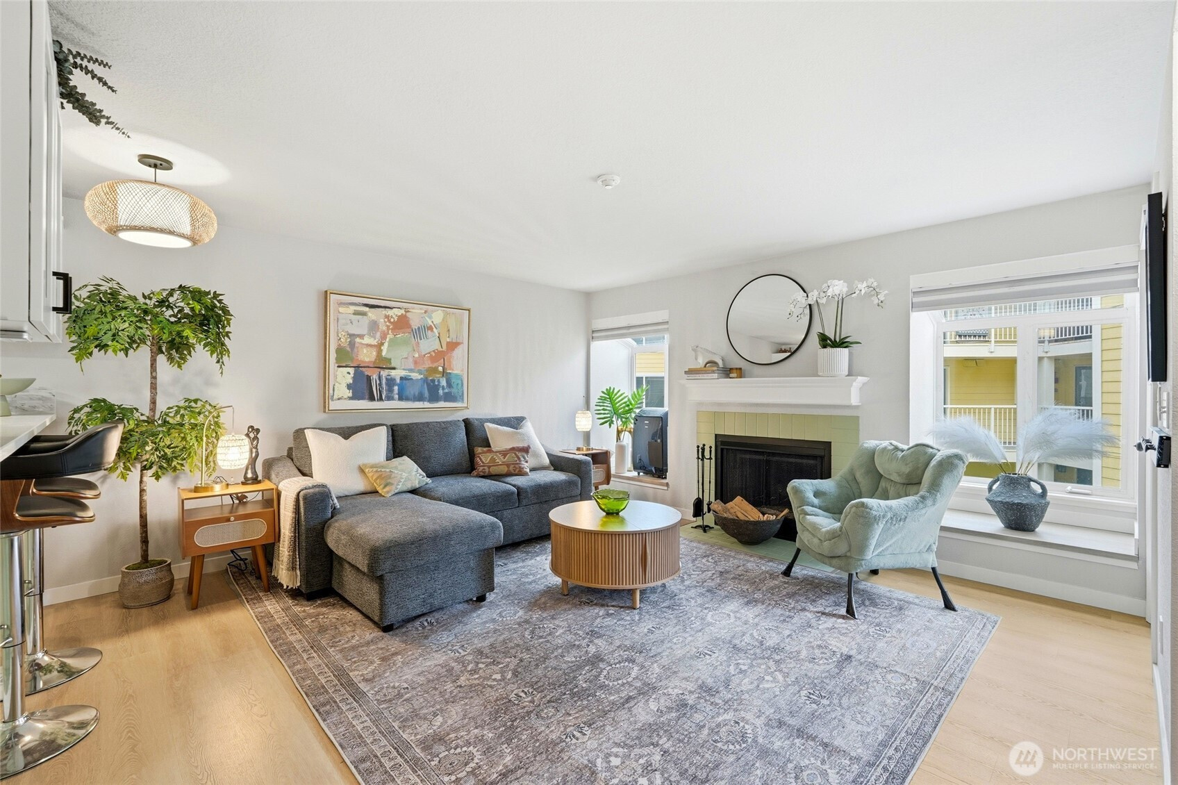 15846 NE Leary Way, Redmond, WA 98052