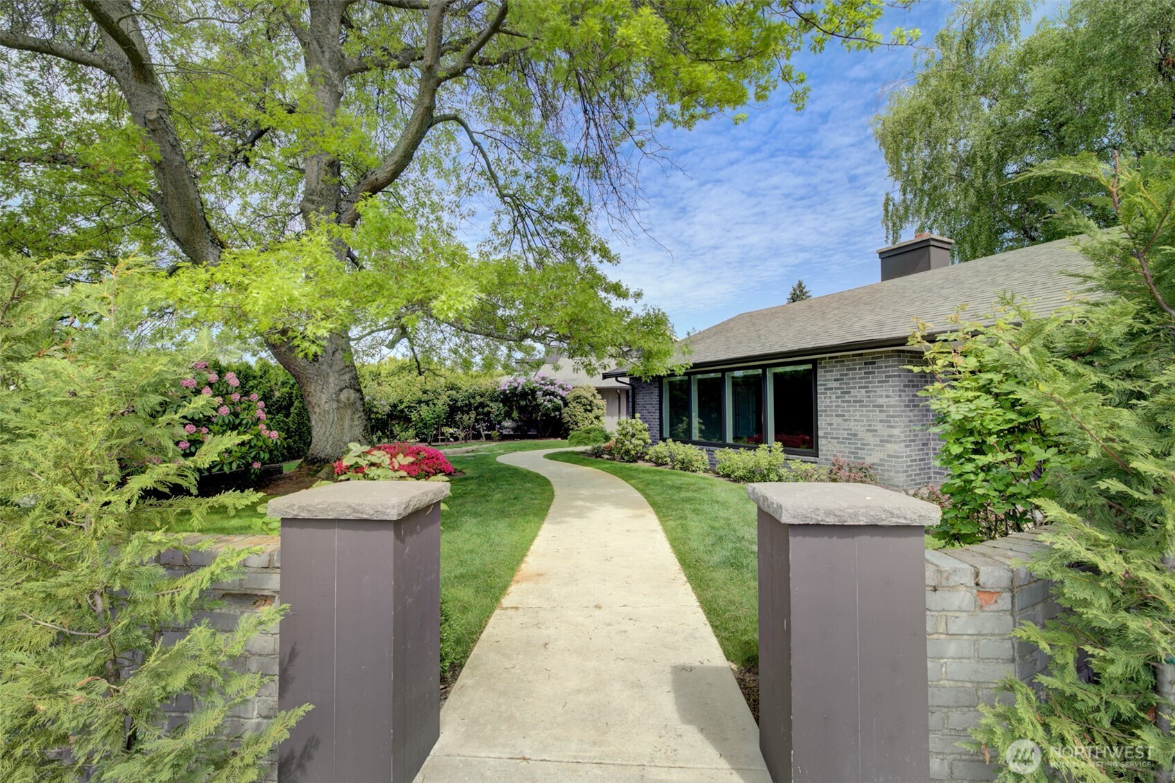 9160 NE 19th Street, Clyde Hill, WA 98004